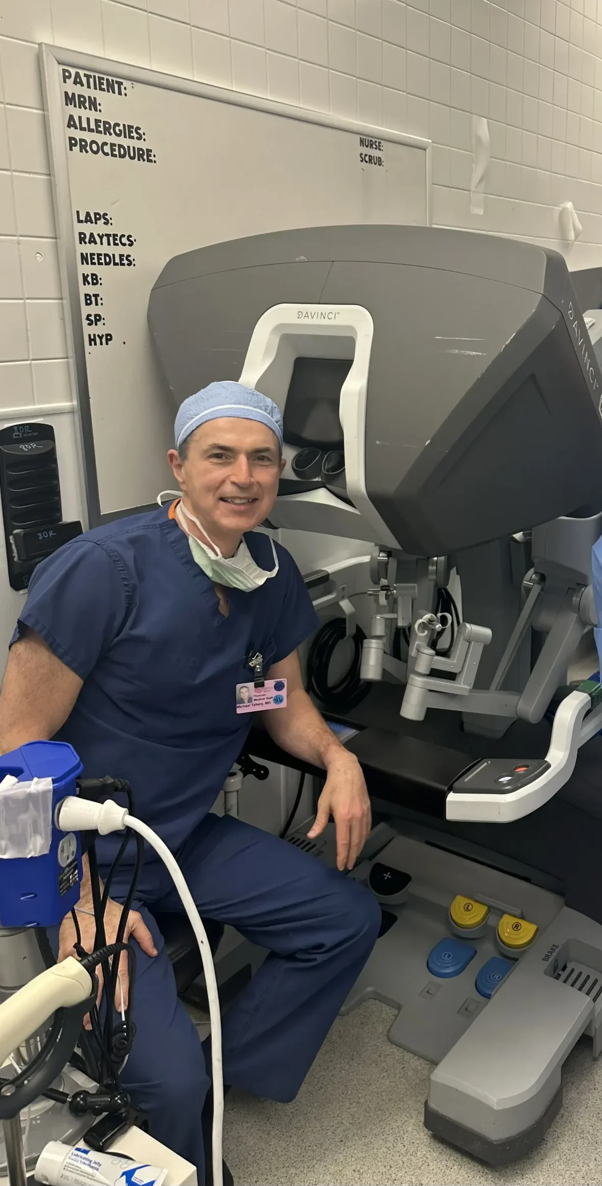 Minimally invasive gynecologic surgeon Minimally invasive gynecologic surgeon